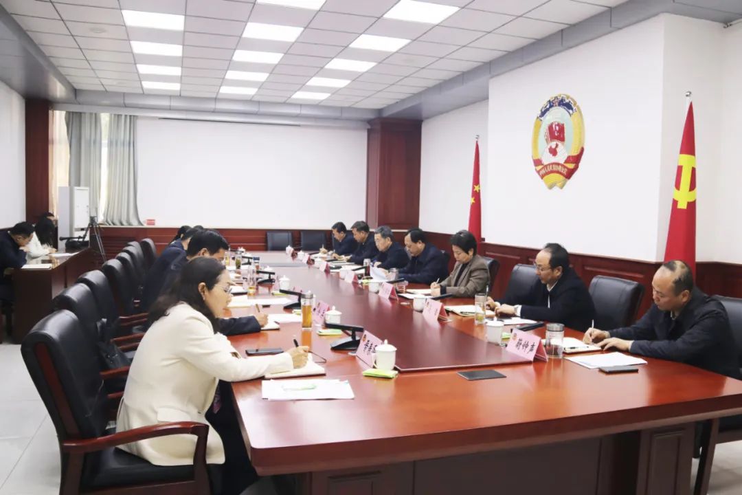 市政协党组和机关党组理论学习中心组联合学习研讨会召开 刘保新主持并讲话