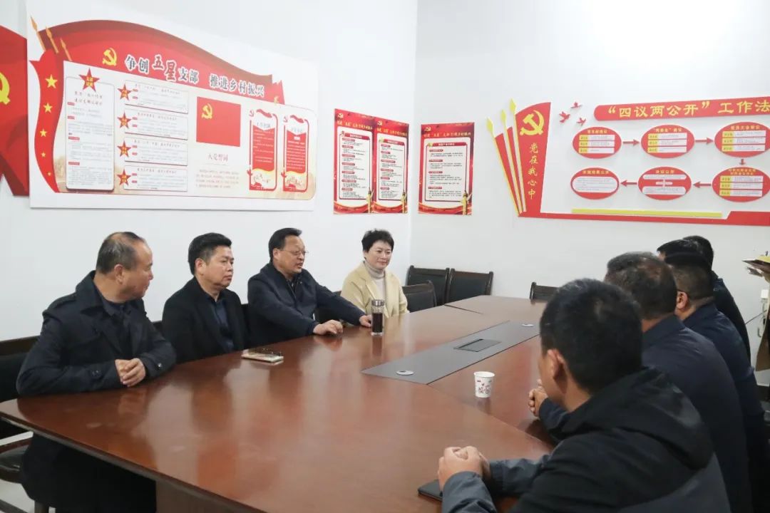 刘保新在鄢陵县开展万人助企联乡帮村工作时强调 做好产业规划 加快建设进度推动花木产业做优做大做强