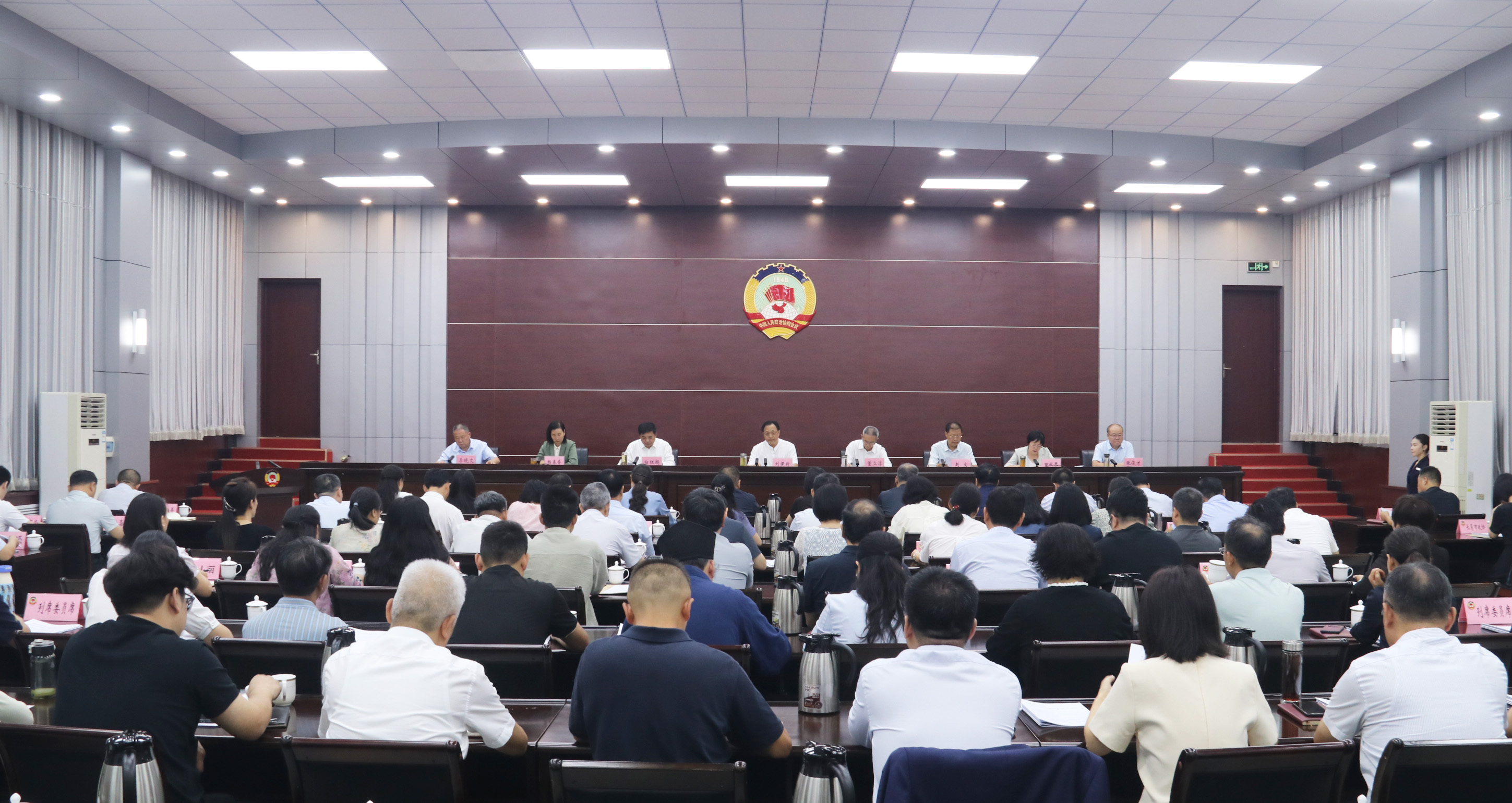 市政协八届常委会第二十二次会议召开 刘保新出席并讲话 市政协八届常委会第二十二次会议召开 刘保新出席并讲话